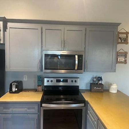 Local With A Side Of Cozy Apartment Ентърпрайз Екстериор снимка