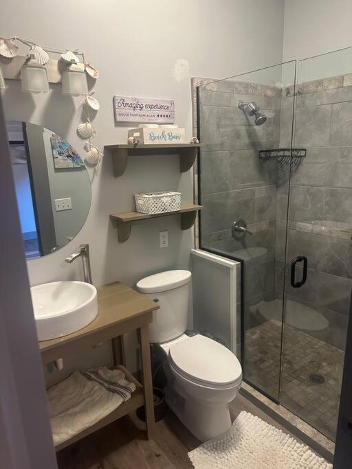 Local With A Side Of Cozy Apartment Ентърпрайз Екстериор снимка
