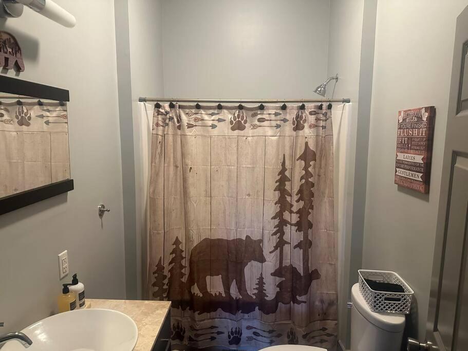 Local With A Side Of Cozy Apartment Ентърпрайз Екстериор снимка